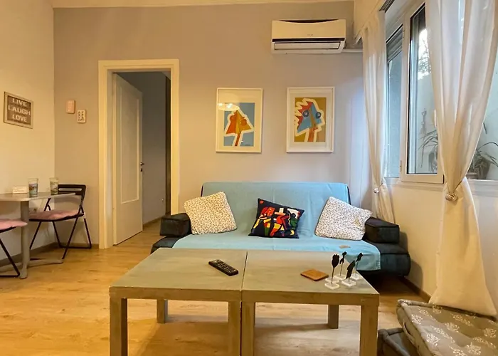 Cozy Ideally Located City Center And Megaron Moussikis Metro Station